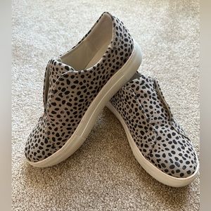 J Slides Cheetah Print 7.5